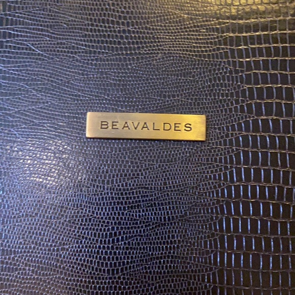 Bea Valdes choker statement piece